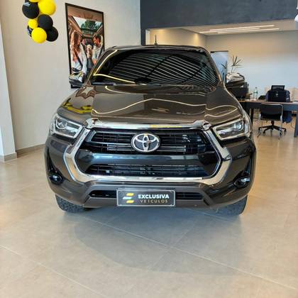 TOYOTA HILUX 2.8 D-4D TURBO DIESEL CHASSI 4X4 AUTOMÁTICO TOYOTA HILUX 2.8 D-4D TURBO DIESEL CHASSI 4X4 AUTOMÁTICO